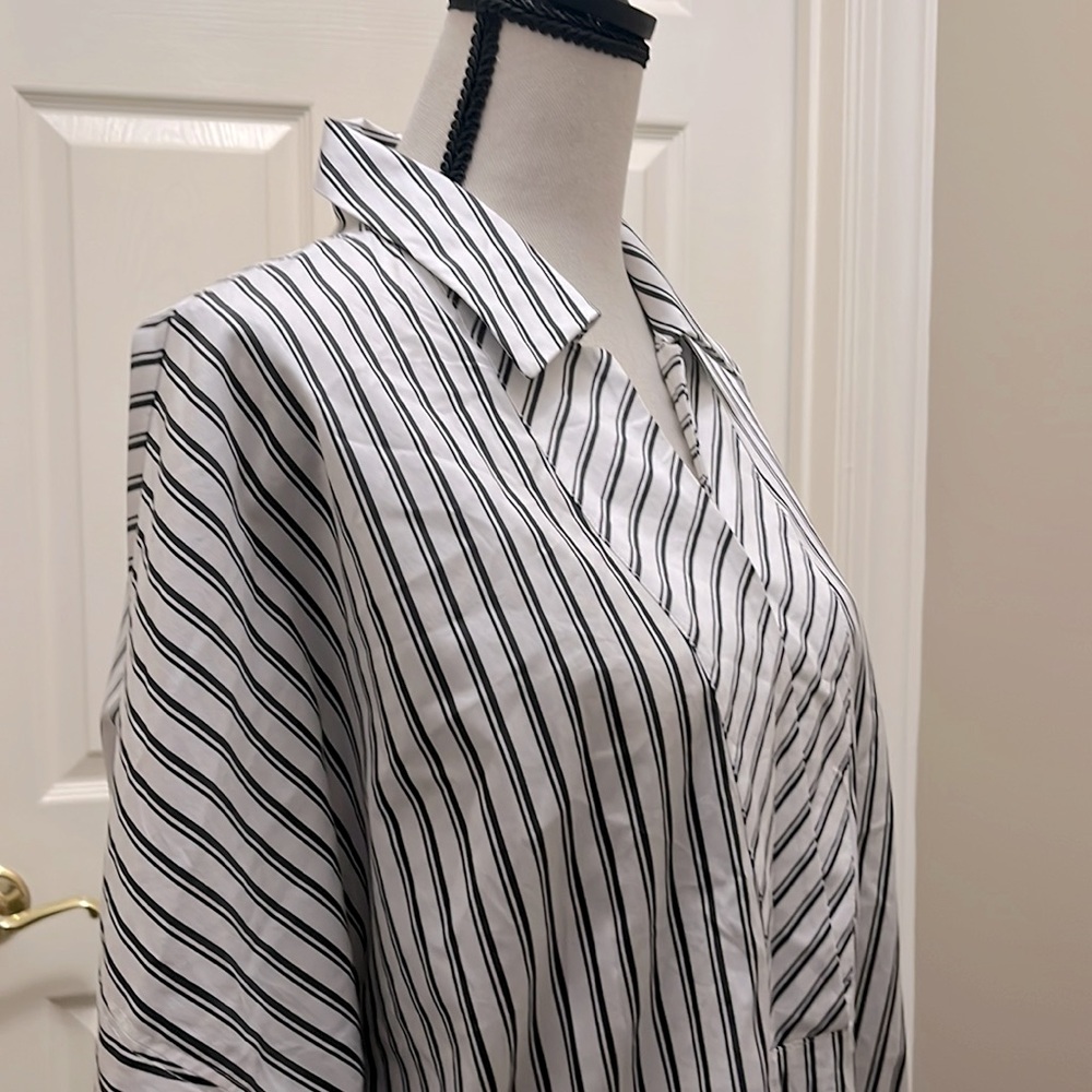 Chicos size 3 soft stretchy shirt. Lightweight. Summer ready